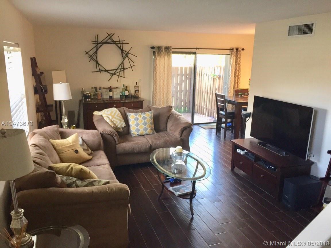 10925 SW 113th Pl - Photo 2 of 5