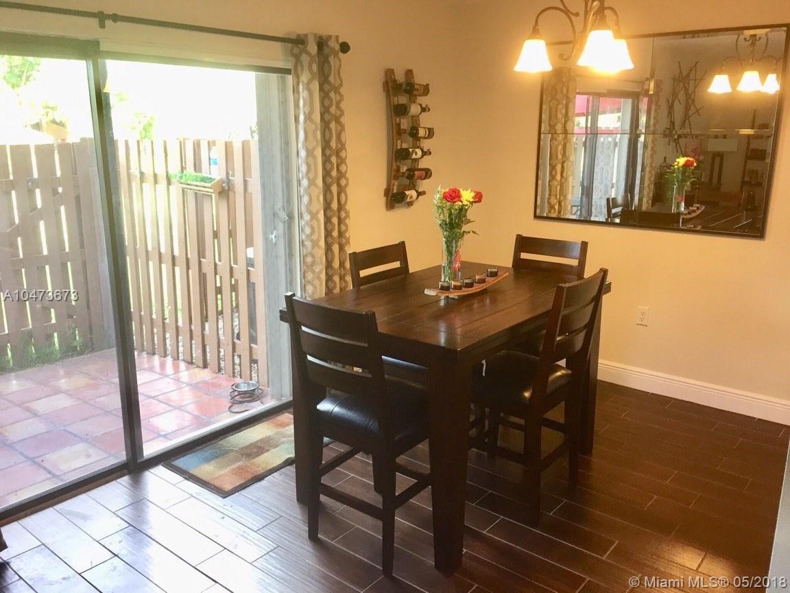 10925 SW 113th Pl - Photo 3 of 5