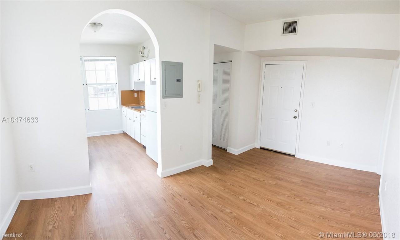 978 NW 3rd St #6 - Photo 3 of 6