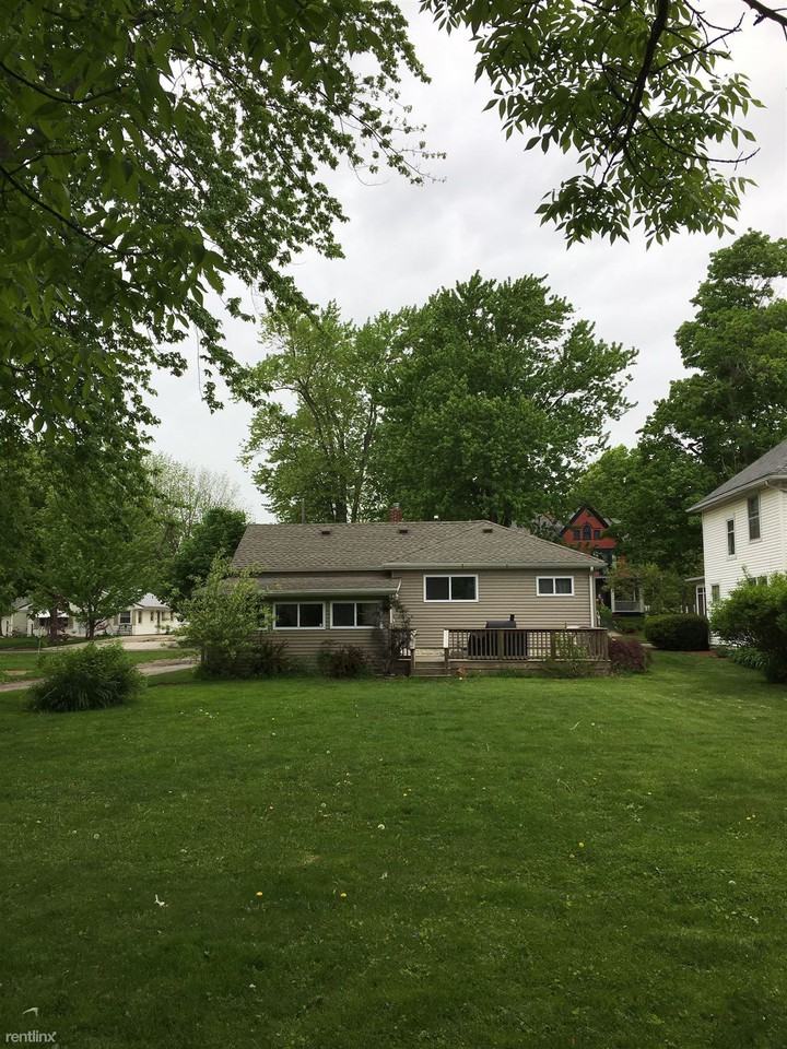 403 S Clinton Ave - Photo 2 of 10