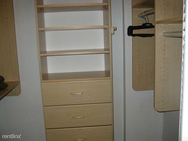 5601 Collins Ave - Photo 3 of 8