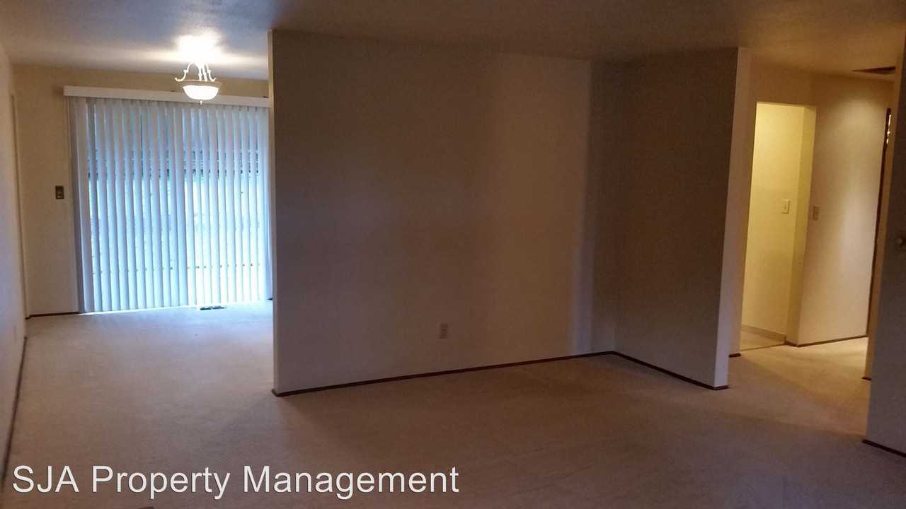 7330 128th Ave NE - Photo 3 of 12