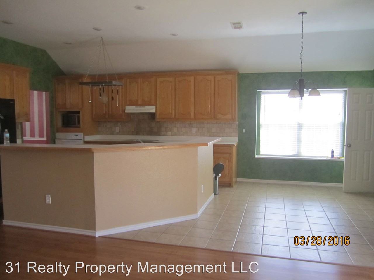 1413 Macrae Ct - Photo 2 of 20