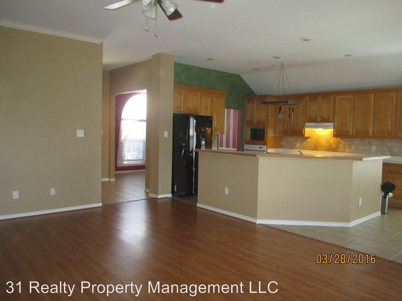 1413 Macrae Ct - Photo 3 of 20