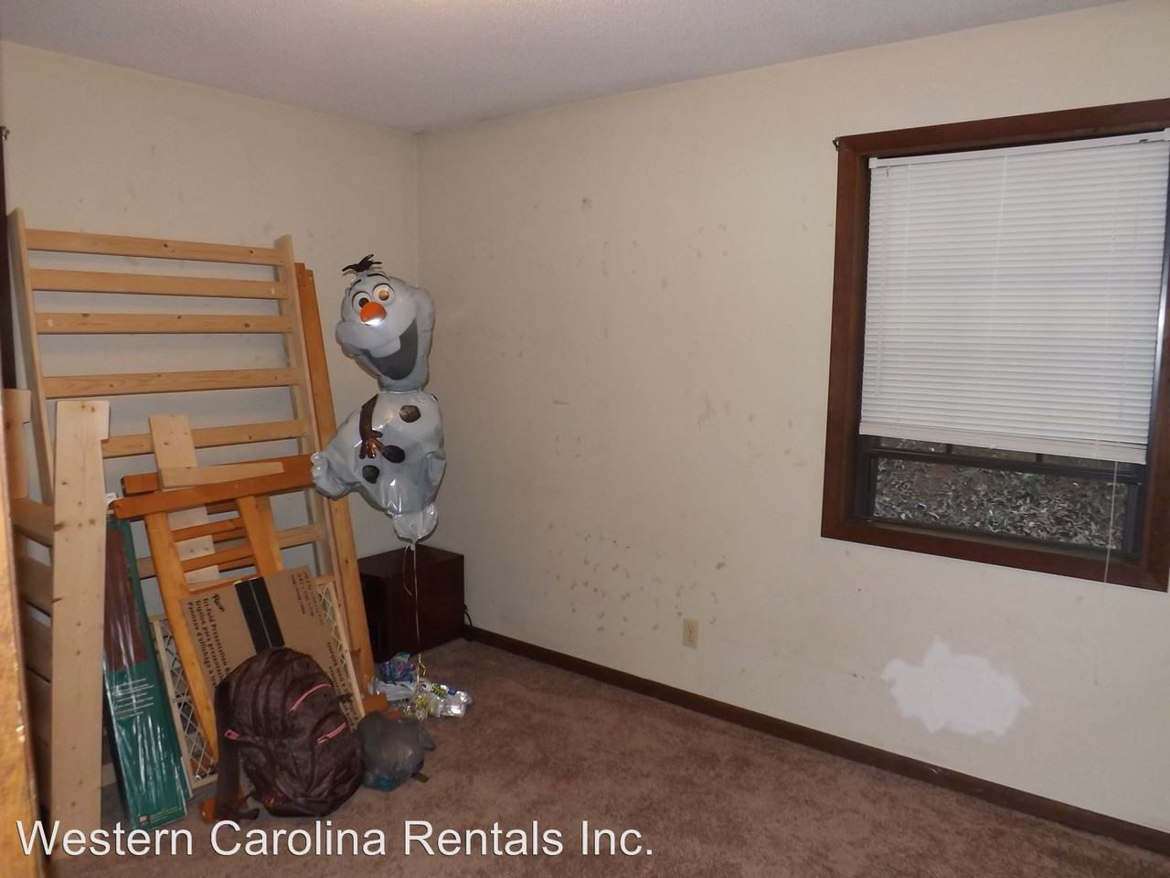 45 Lindy Heights - Photo 3 of 9