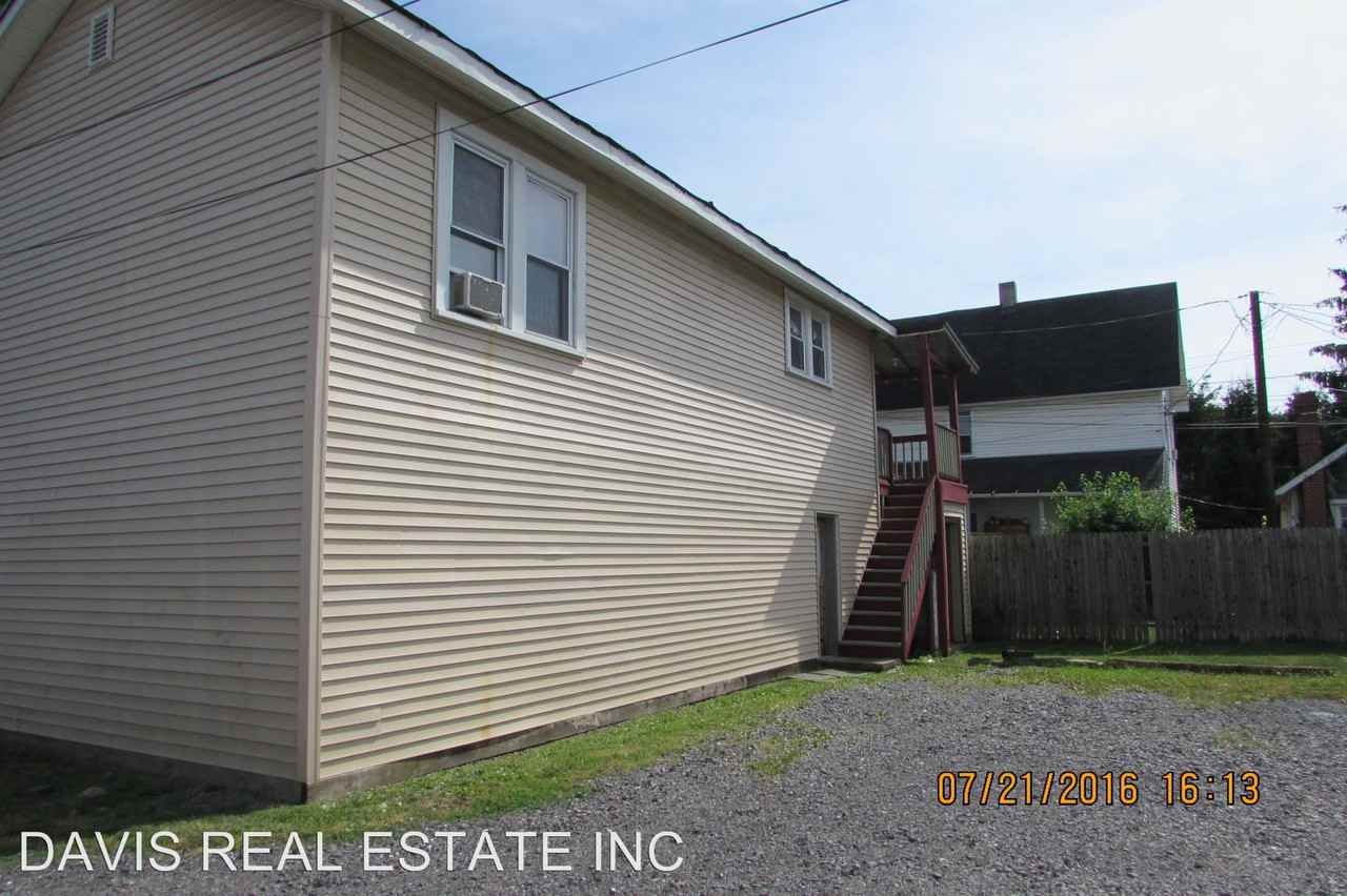 R108 W. BALD EAGLE ST. - Photo 2 of 28