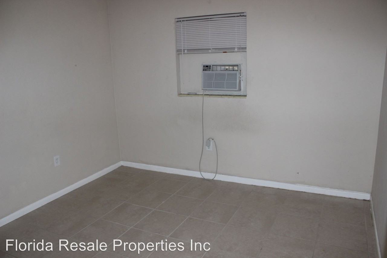 1527 Gardenia Ave - Photo 3 of 6