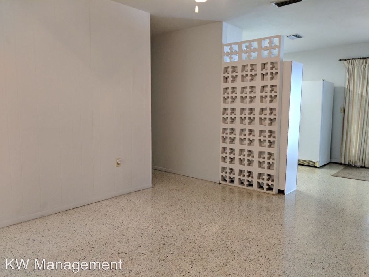 1407 NE 25th Pl - Photo 2 of 11