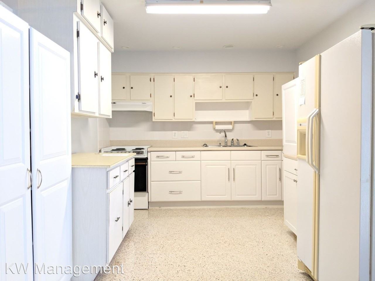 1407 NE 25th Pl - Photo 3 of 11