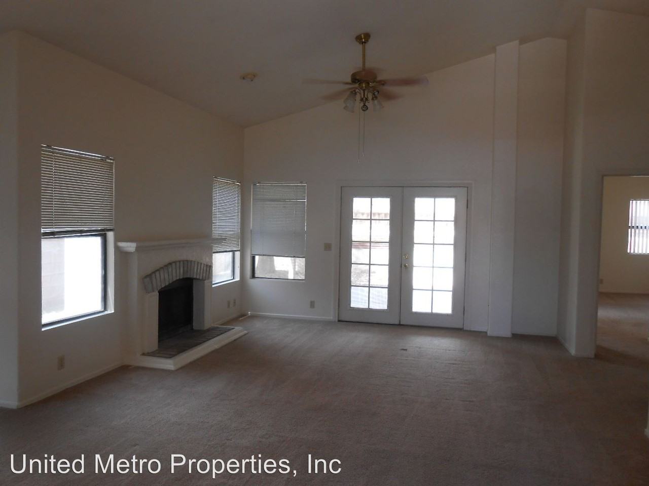 11332 W Townley Ave - Photo 2 of 15