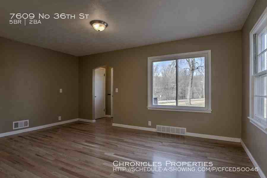 7609 N 36th St - Photo 3 of 25