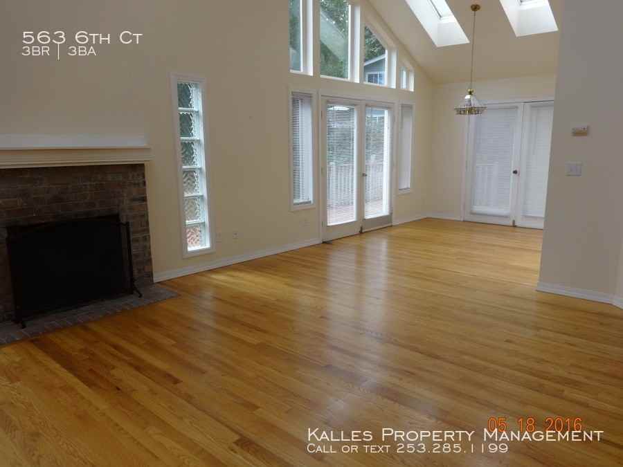 563 6th Court Fi - Photo 2 of 17