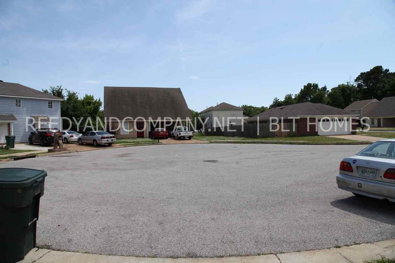 5224 Roseside Cv - Photo 2 of 13