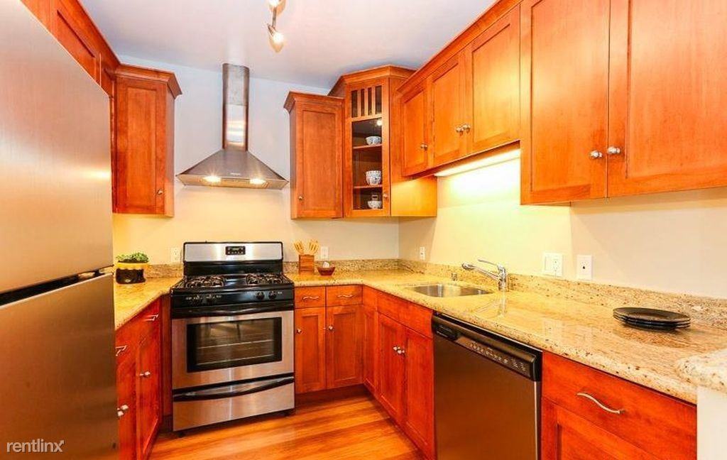 1081 14th St #A - Photo 2 of 7