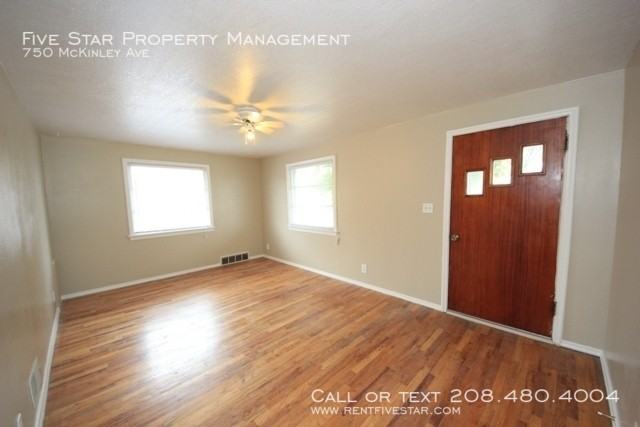 750 McKinley Ave - Photo 3 of 9