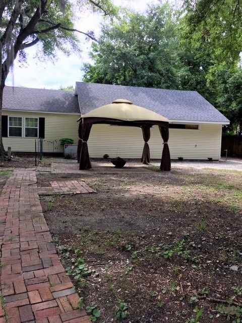 2062 W Lake Shore Dr - Photo 2 of 16