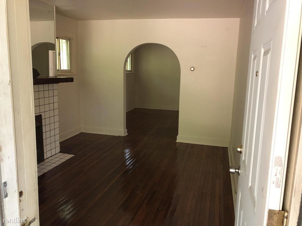 709 Dornbush St - Photo 2 of 9