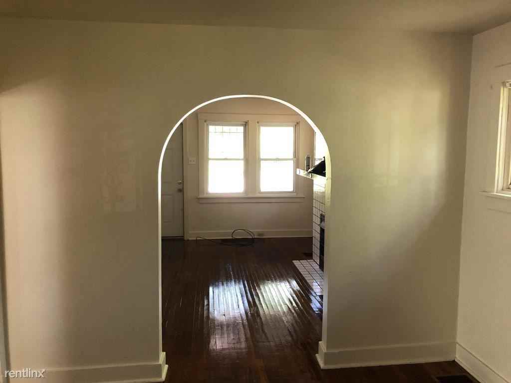 709 Dornbush St - Photo 3 of 9