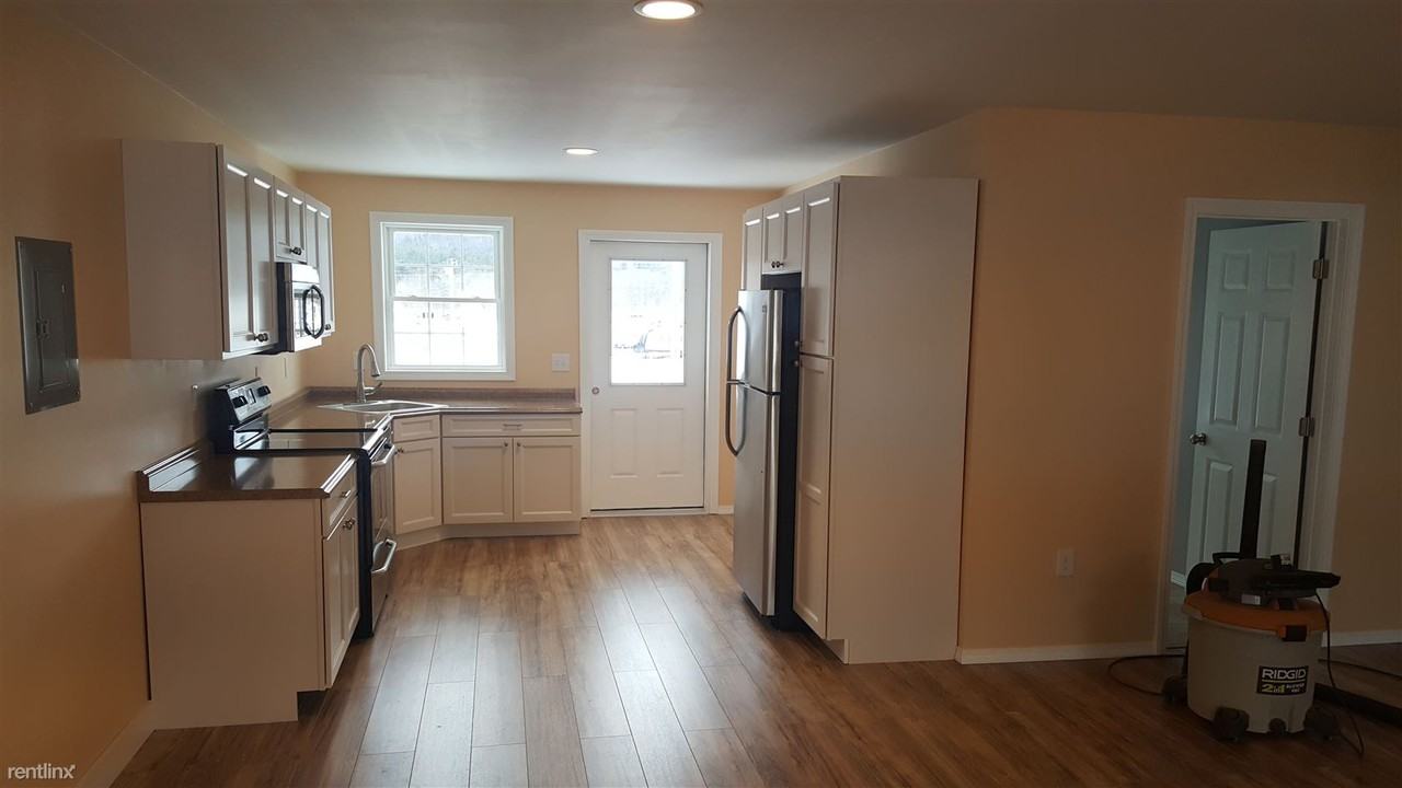 1120 Rumney Route 25 - Photo 2 of 11