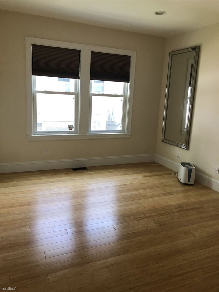 25 Russell St - Photo 2 of 8