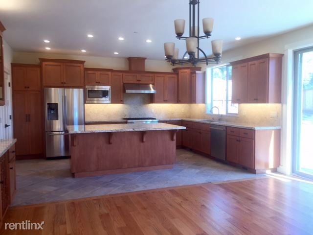 506 Lockewood Ln - Photo 2 of 12