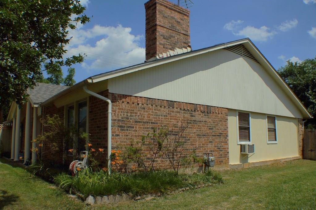 1101 Paluxy Ct - Photo 3 of 34