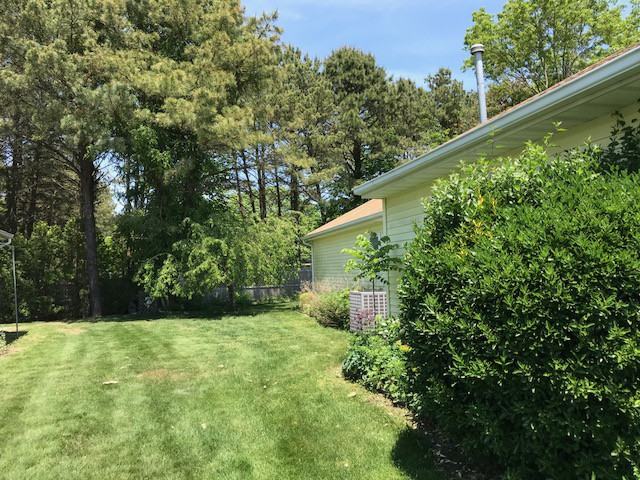 402 Village Cir N - Photo 3 of 8