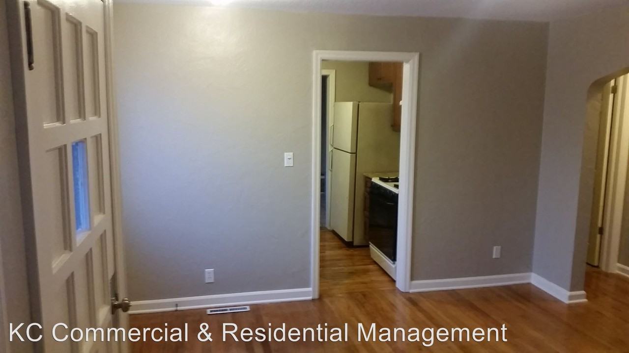 4444 N Indiana Ave - Photo 2 of 13