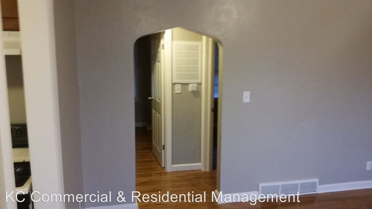 4444 N Indiana Ave - Photo 3 of 13