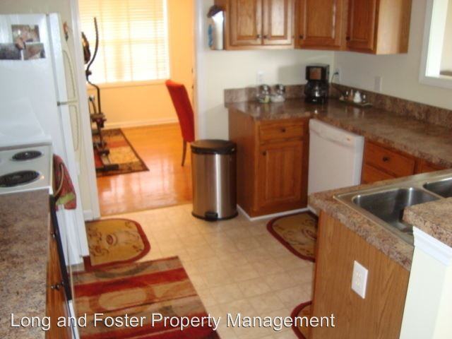 105 Simeon Ct - Photo 3 of 9