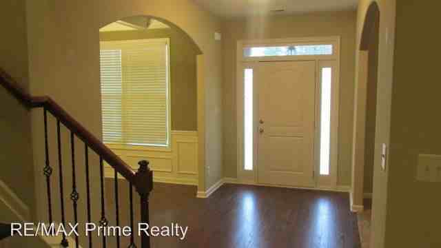 103 Oak Leaf Way - Photo 2 of 20