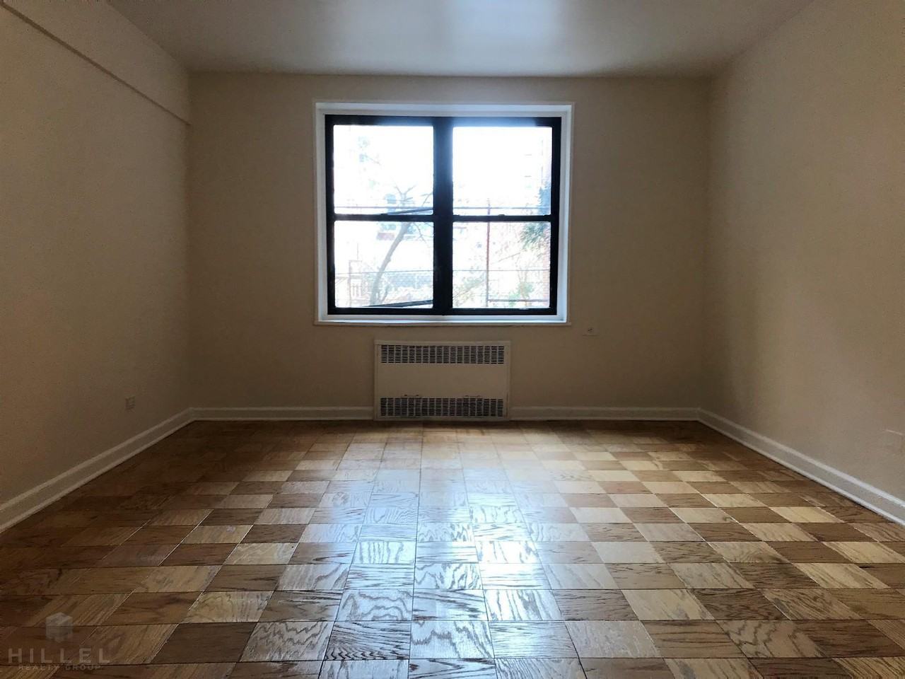 34-15 Parsons Blvd #2EE