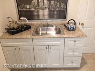 646 Lambeth Ct - Photo 3 of 9