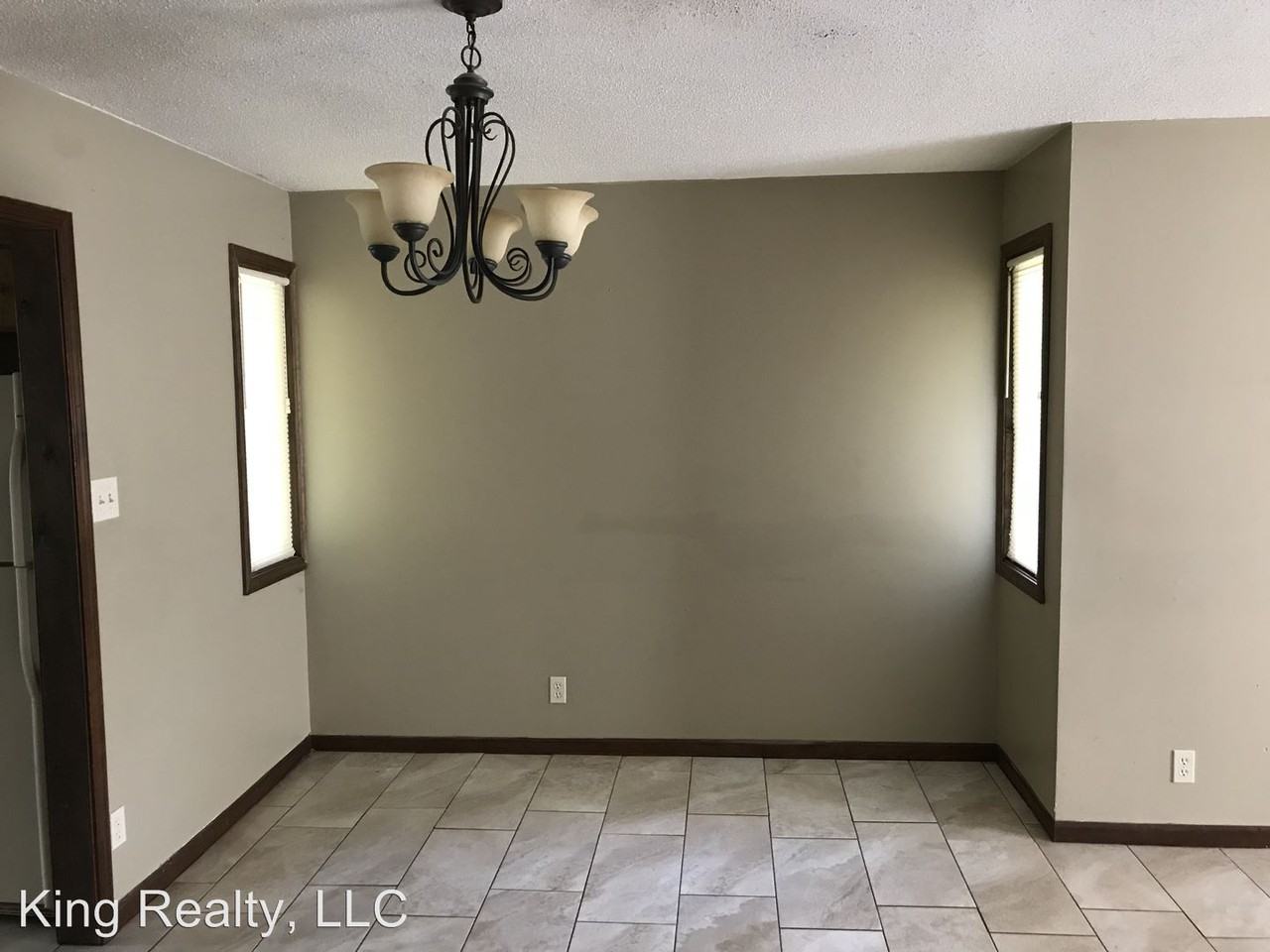 2901 Wayne Ave - Photo 2 of 10