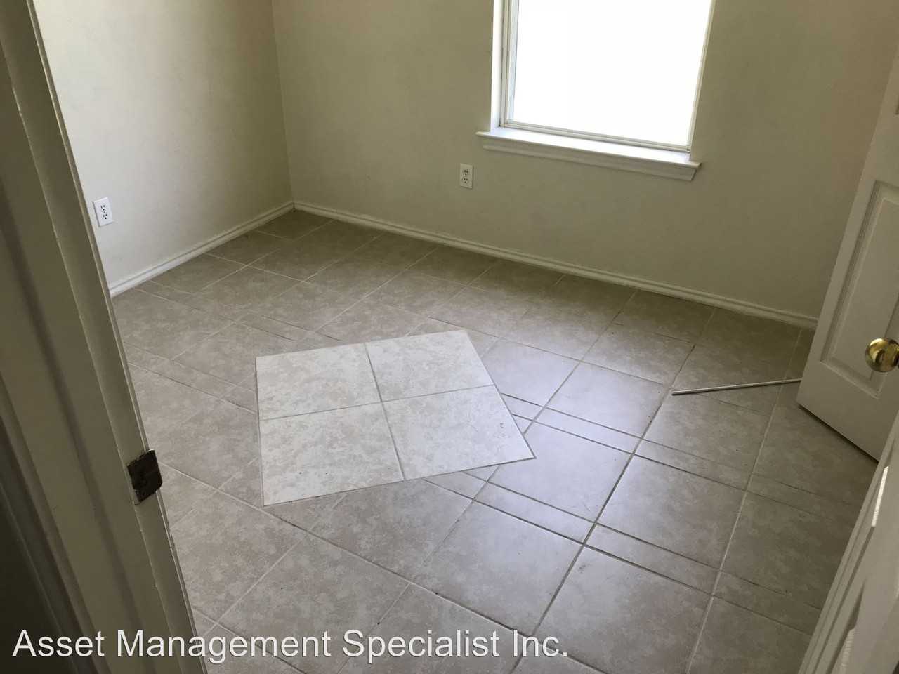 833 Benning St - Photo 3 of 7