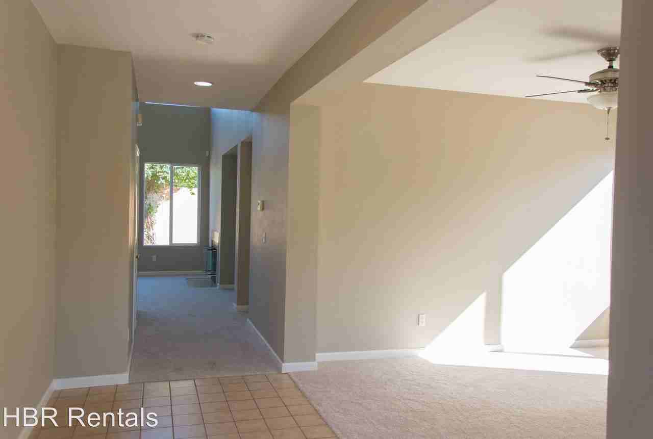 388 Burlington Dr - Photo 2 of 27