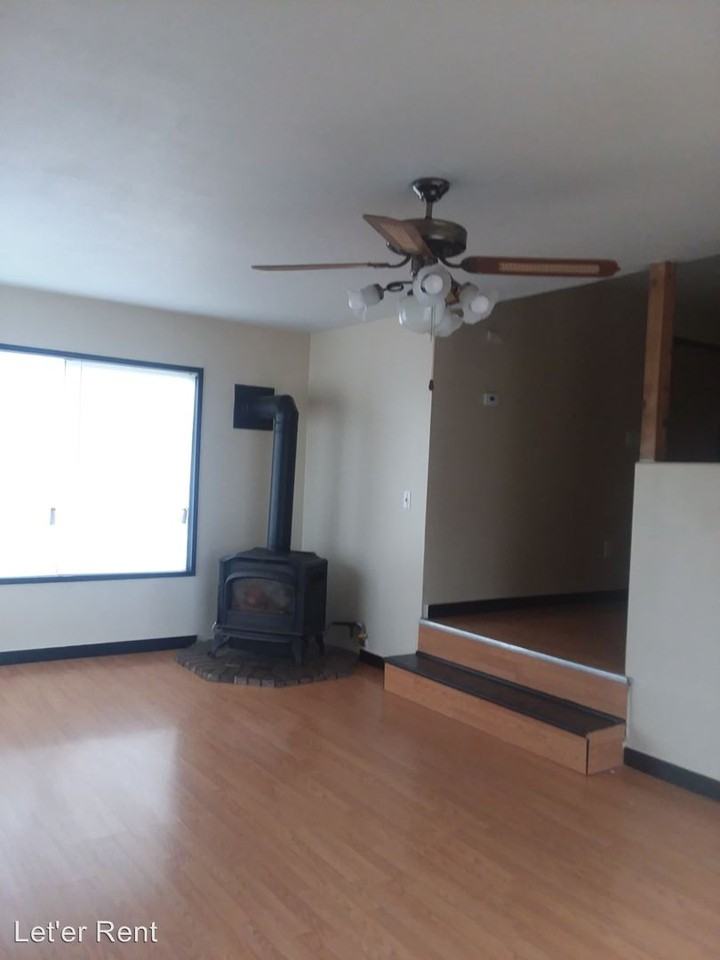 41503 Birch Creek Rd - Photo 3 of 31