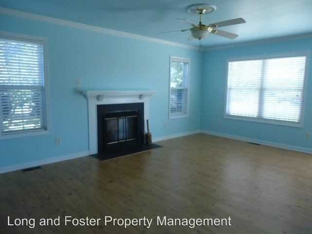 202 Princess Anne Cir - Photo 3 of 13