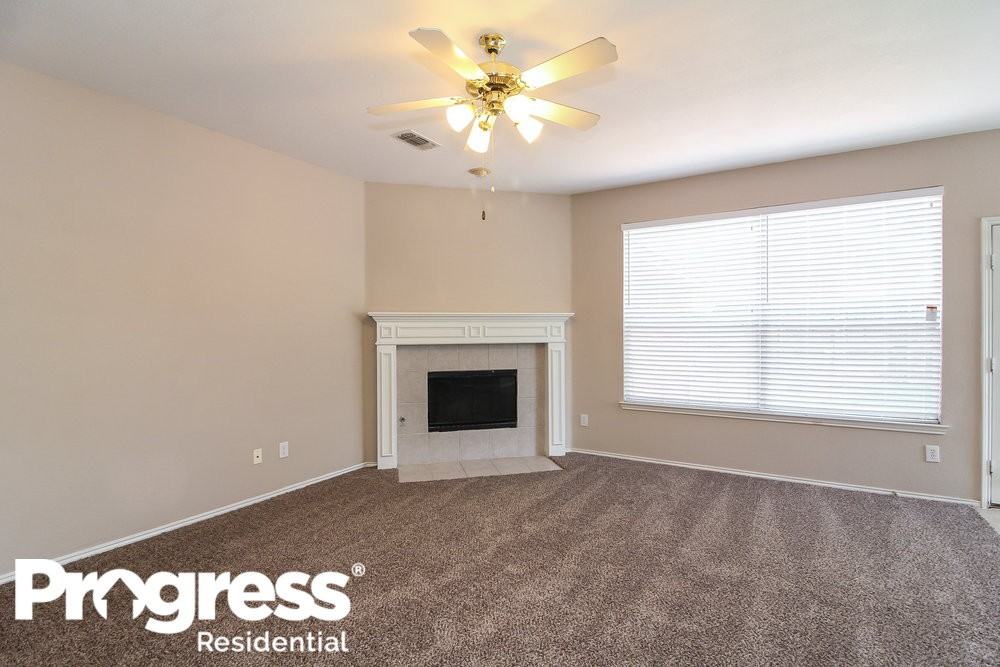 1307 Cassandra Ln - Photo 2 of 15