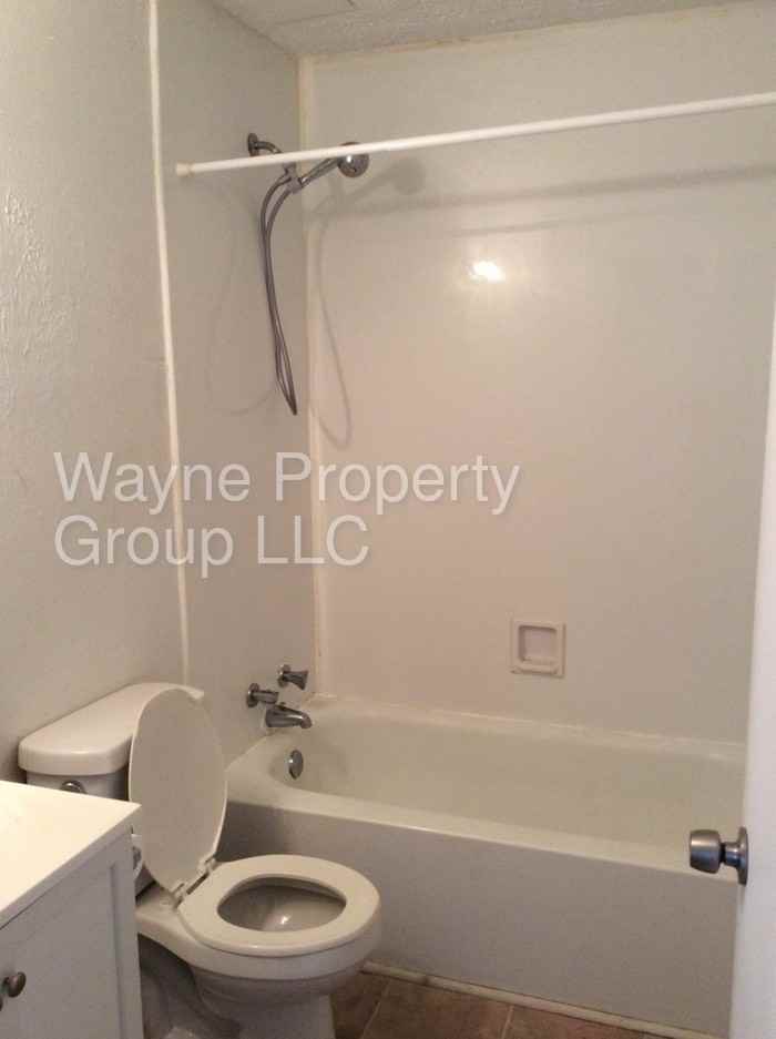 4 Spruce St NE - Photo 2 of 6