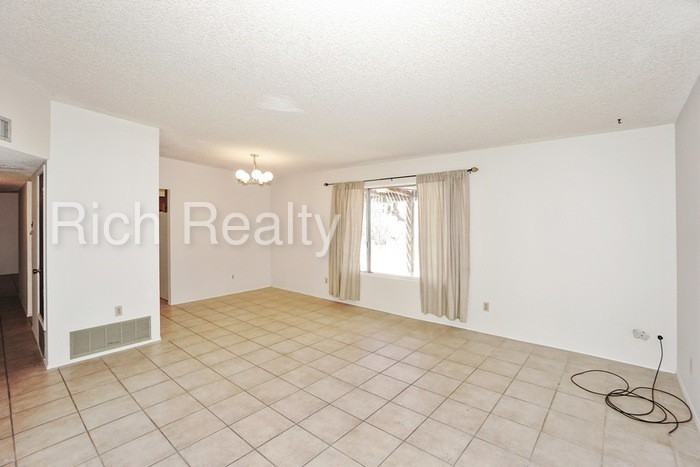 7891 N Rasmussen Ave - Photo 2 of 7