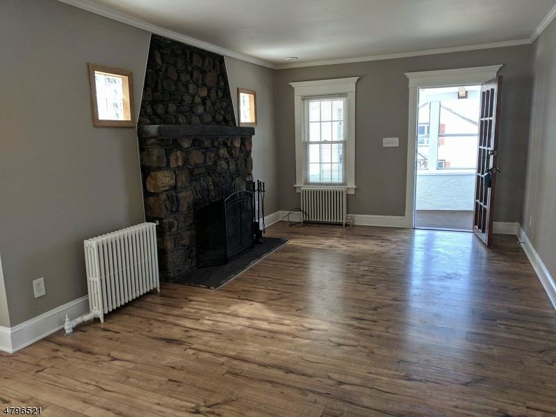 78 Mountainview Ave - Photo 2 of 15