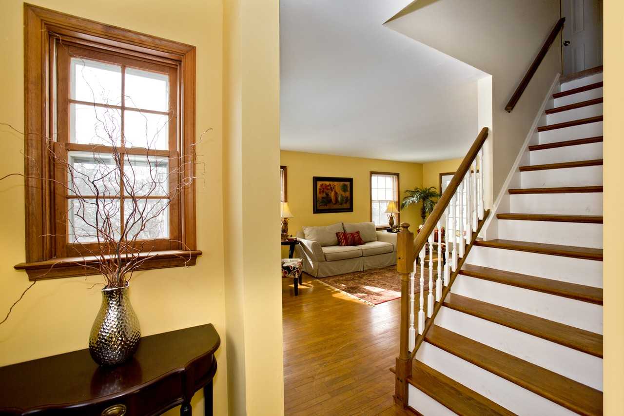 163 N Main St - Photo 3 of 24