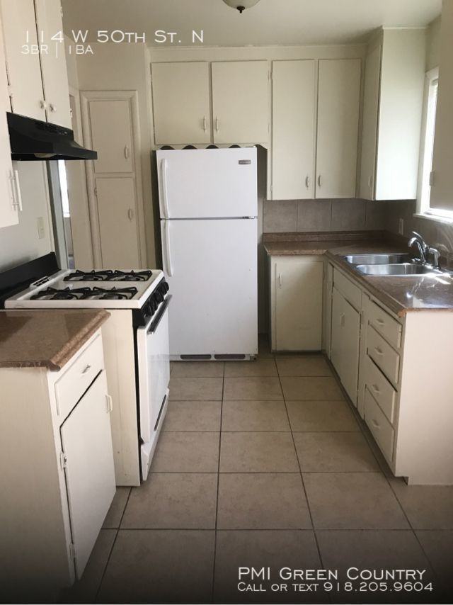 114 W 50th St N - Photo 2 of 7