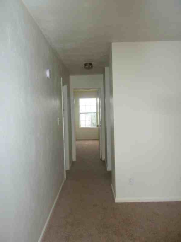 919 W Little Creek Rd - Photo 2 of 10