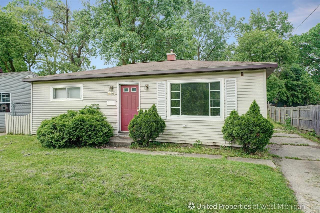 820 Woolsey Dr SW - Photo 2 of 14