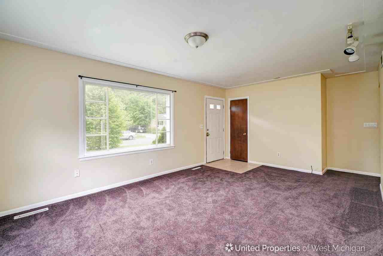 820 Woolsey Dr SW - Photo 3 of 14