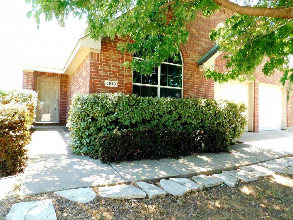 5813 Brookside Dr - Photo 3 of 26