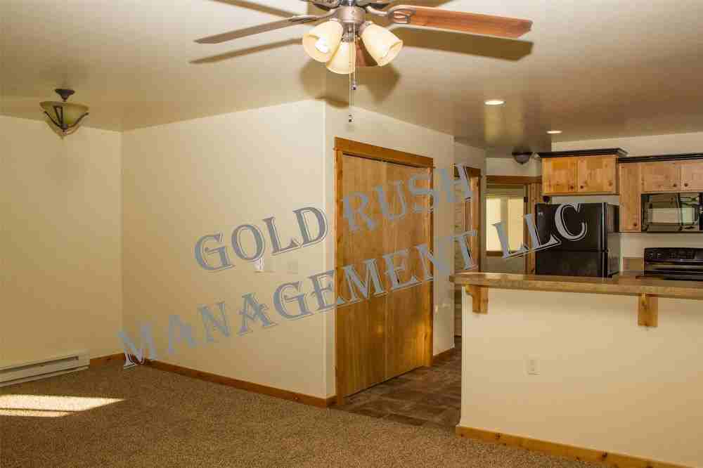 1021 Enterprise Dr - Photo 3 of 12