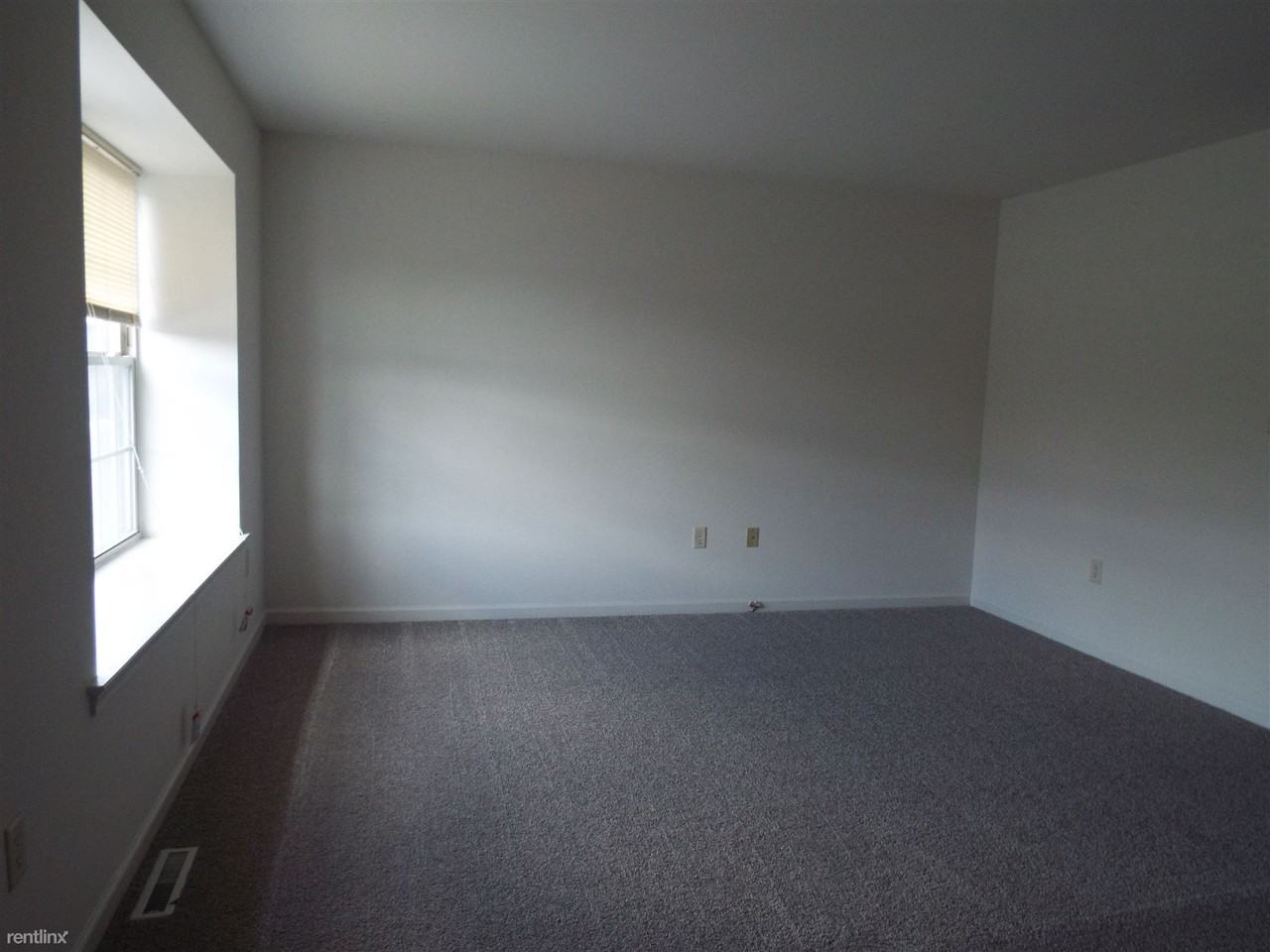 436 Indian Rock Cir - Photo 2 of 10